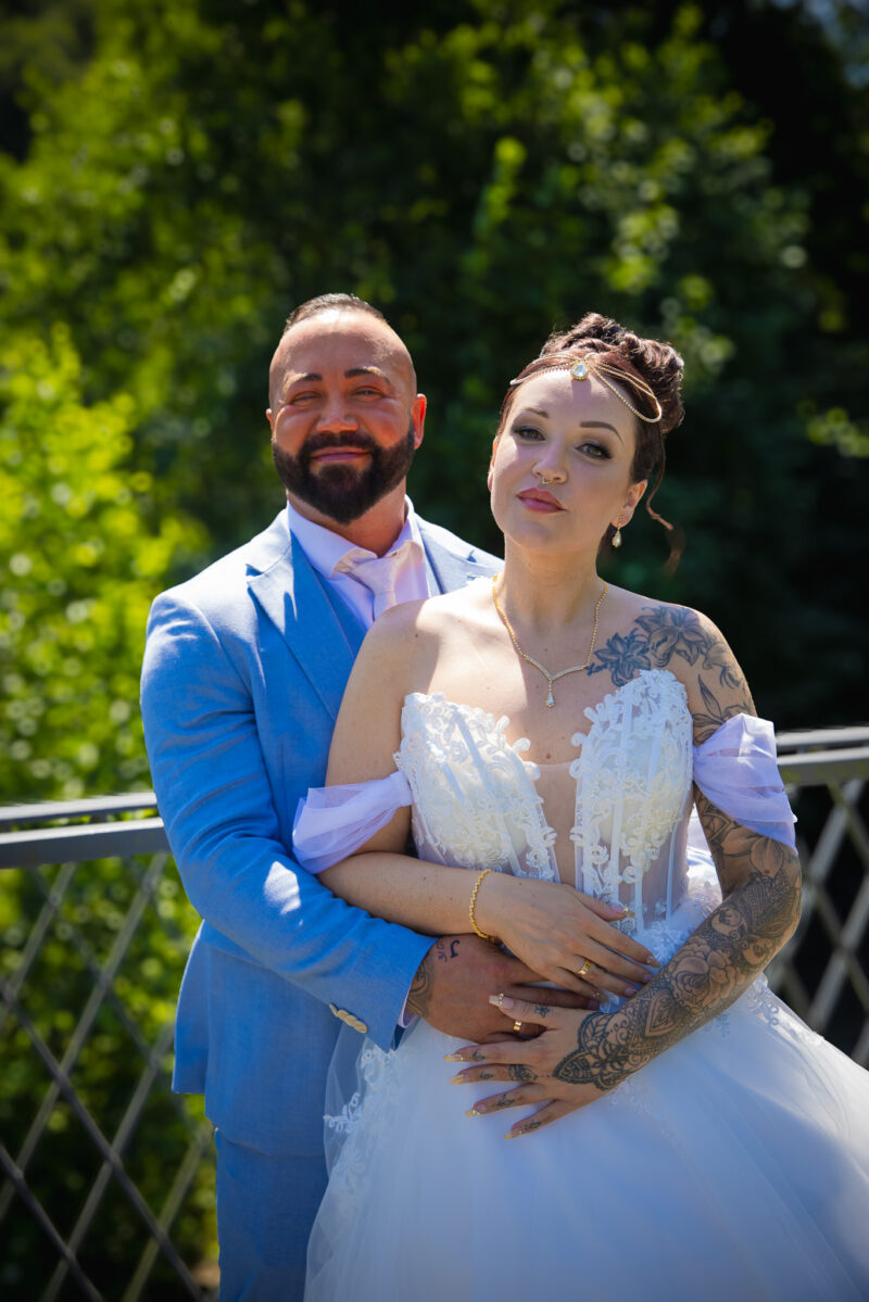 Brautpaar auf Brücke - Hochzeitsfotograf André Wolfs Mönchengladbach & NRW