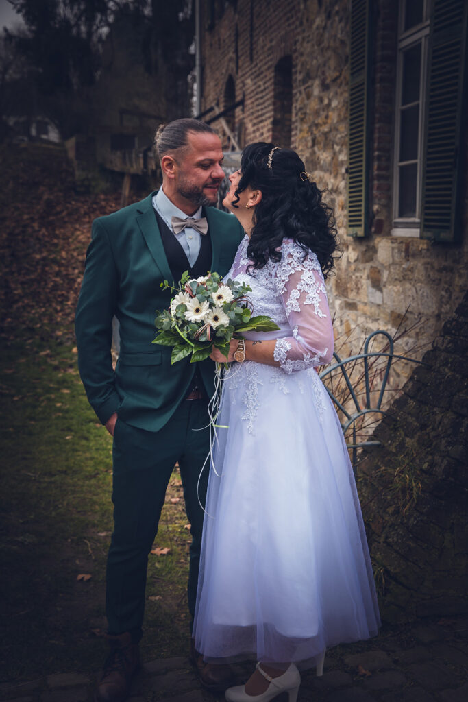 Brautpaar beim Paarshooting Hochzeitsfotografie Mönchengladbach