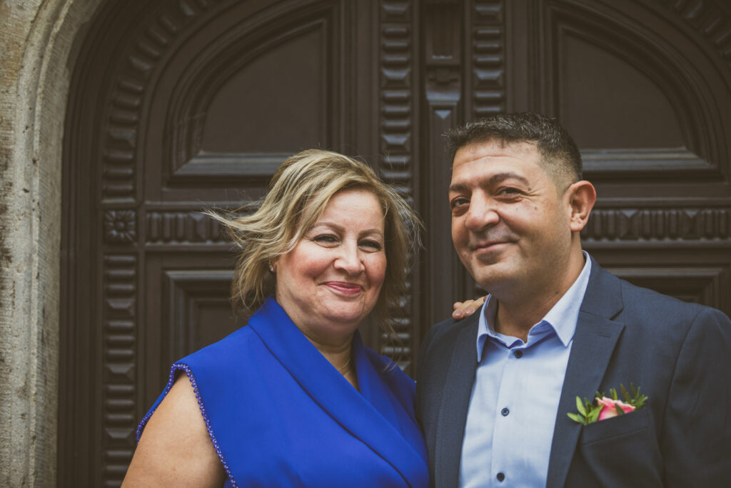 Brautpaar vor dem Rathaus Abtei Mönchengladbach